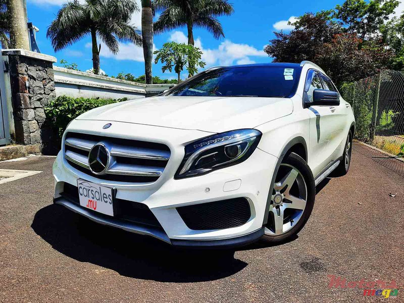 2015' Mercedes-Benz GLA 180 1.6 photo #1
