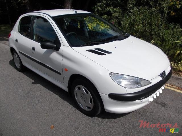2000' Peugeot 206 photo #1