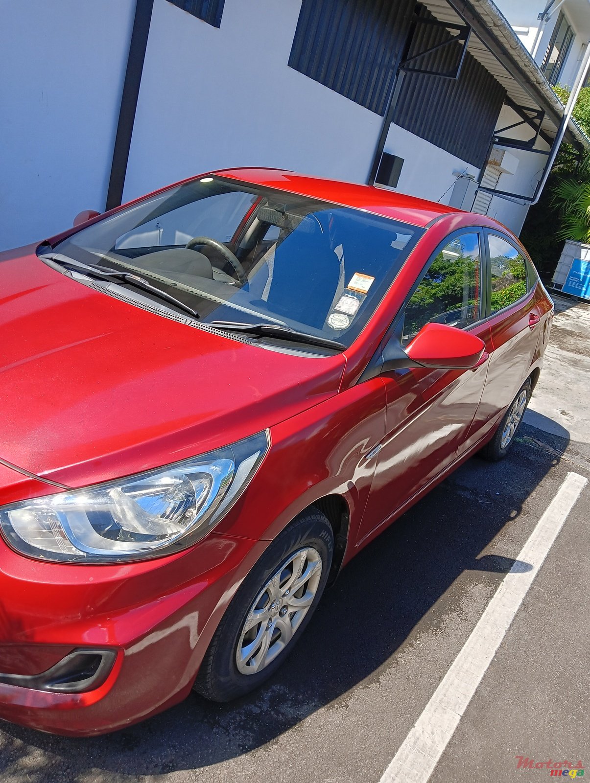 2012' Hyundai Accent photo #3