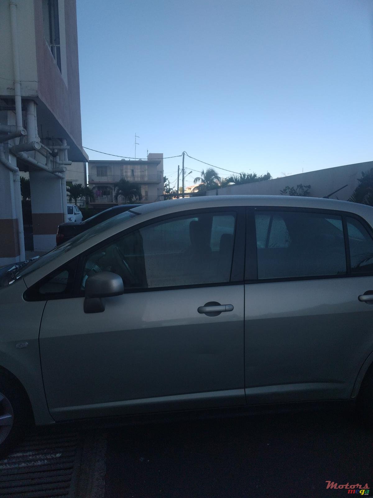 2006' Nissan Tiida photo #3