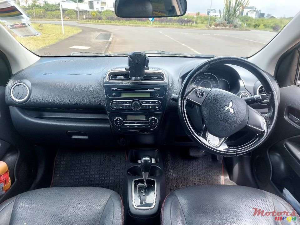 2016' Mitsubishi Attrage photo #2