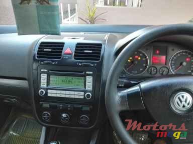 2011' Volkswagen Jetta photo #3