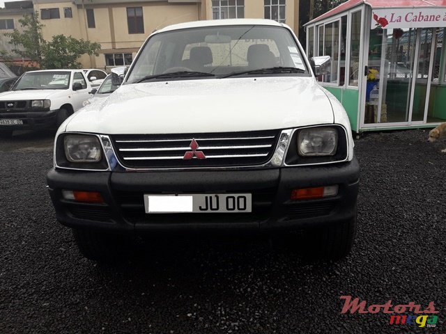 2000' Mitsubishi L 200 2*4 photo #4
