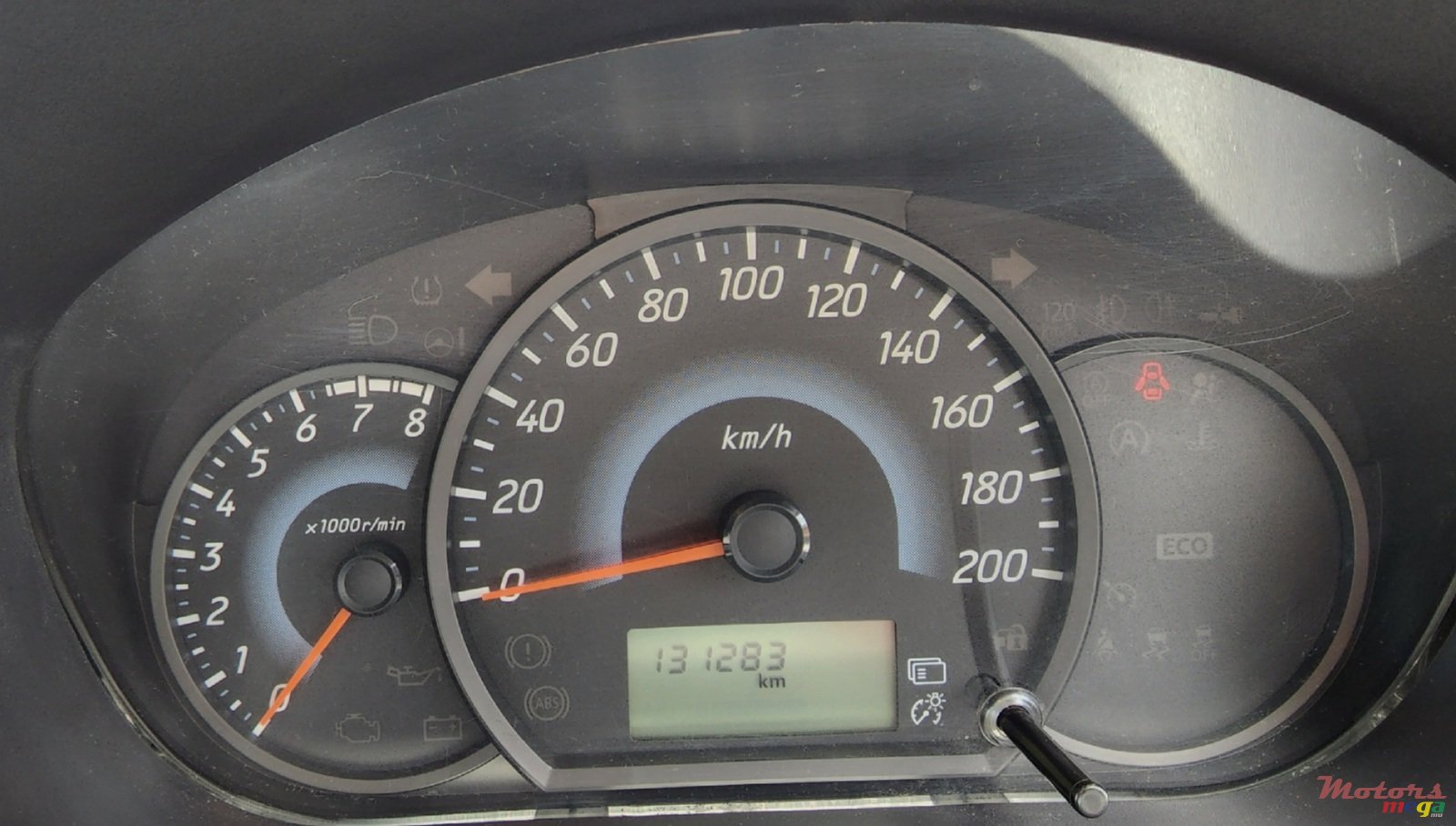 2013' Mitsubishi Mirage photo #2