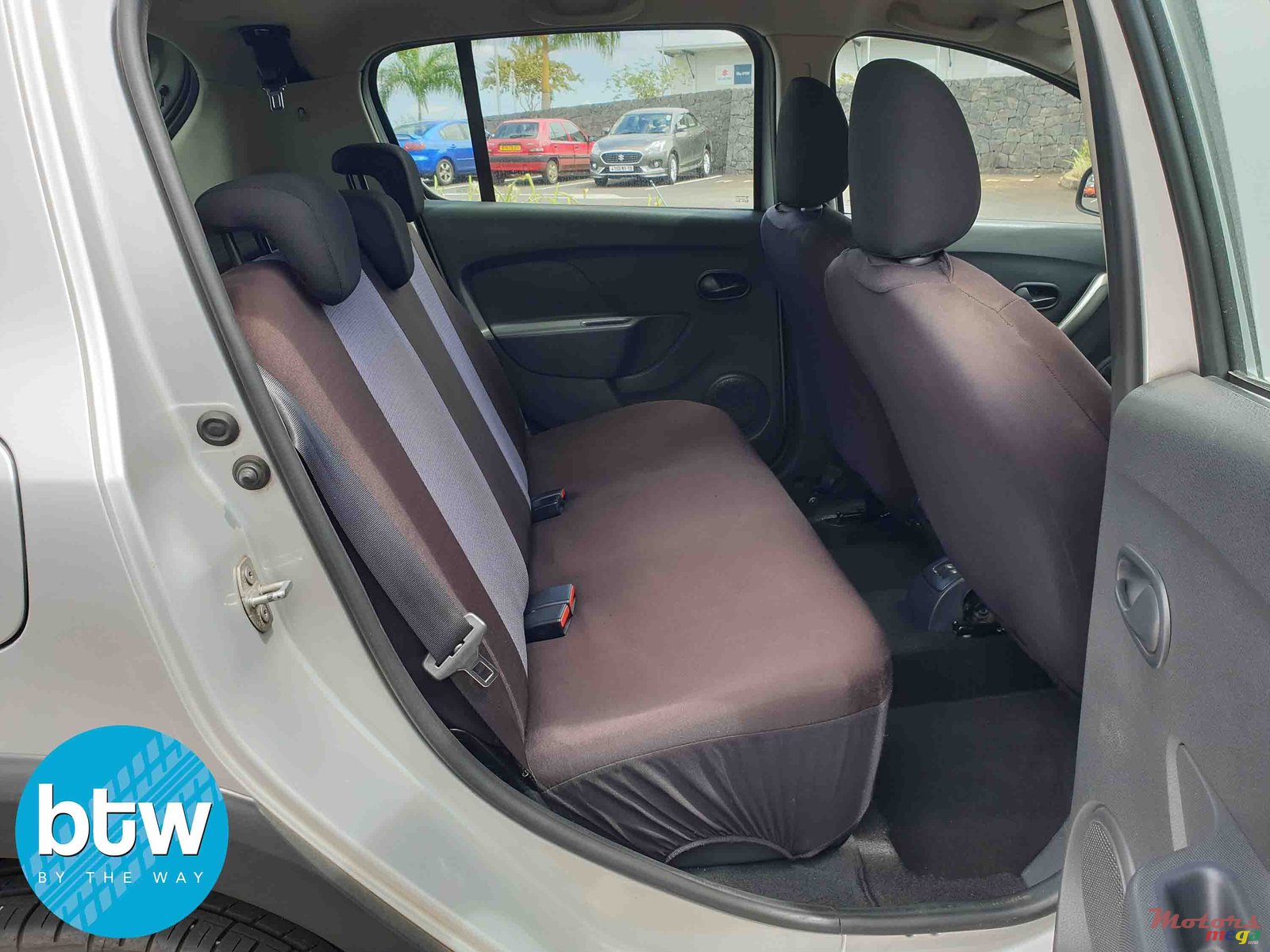 2015' Renault Sandero Stepway photo #3