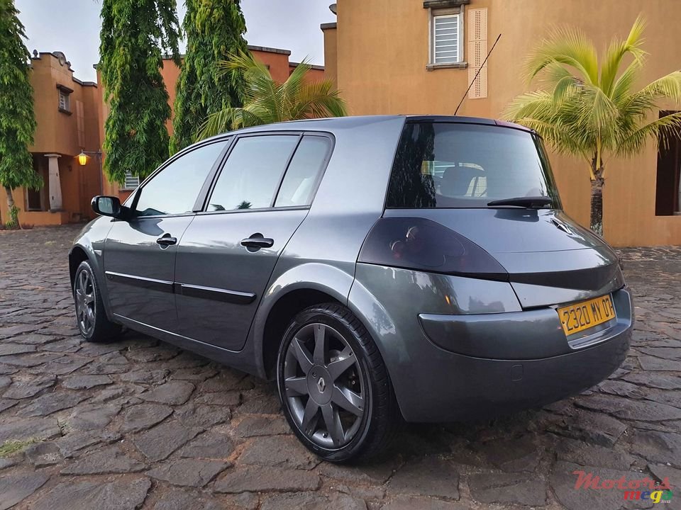 2007' Renault Megane photo #5