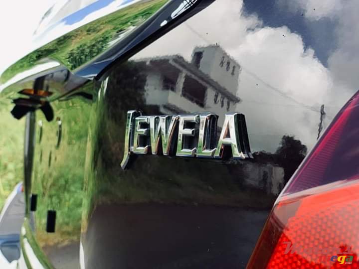 2015' Toyota Vitz photo #3