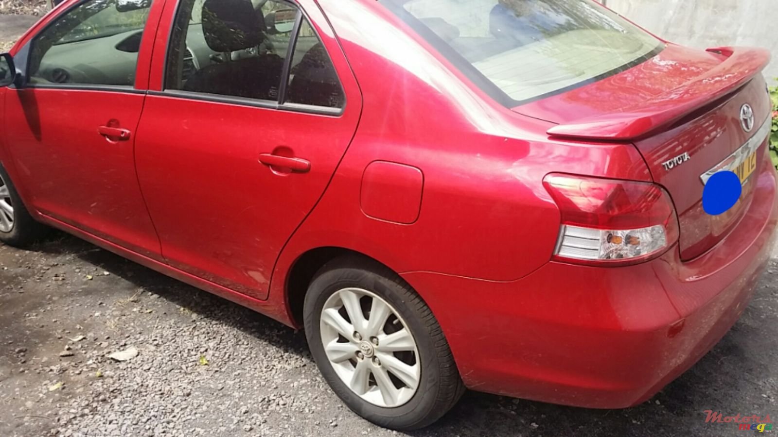 2012' Toyota Yaris sedan photo #5