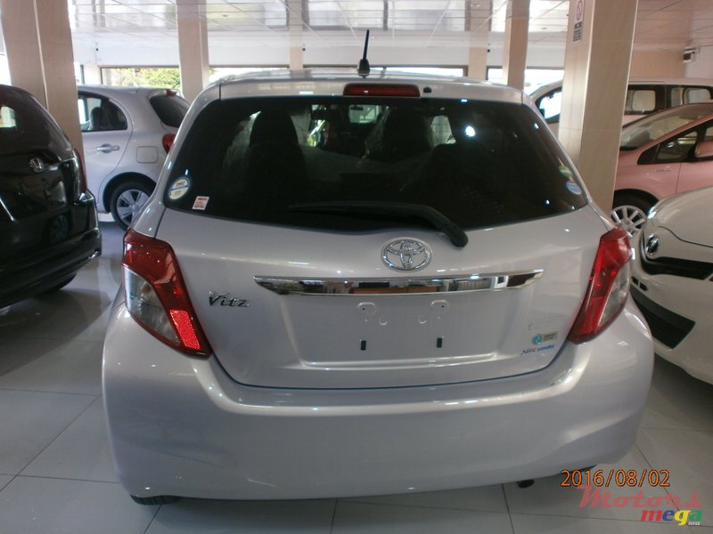 2012' Toyota Vitz photo #2