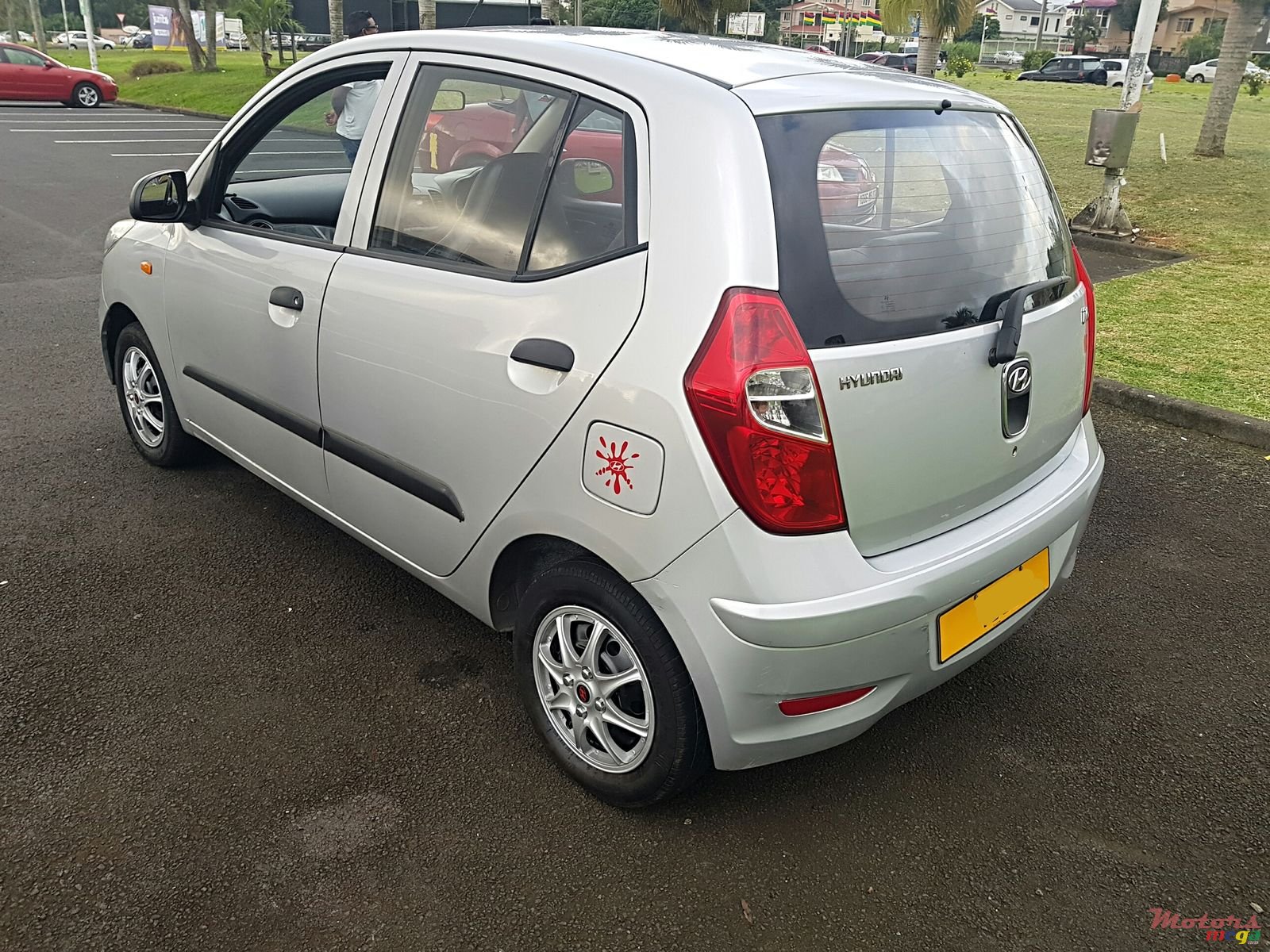2012' Hyundai i10 Automatic petrol photo #3