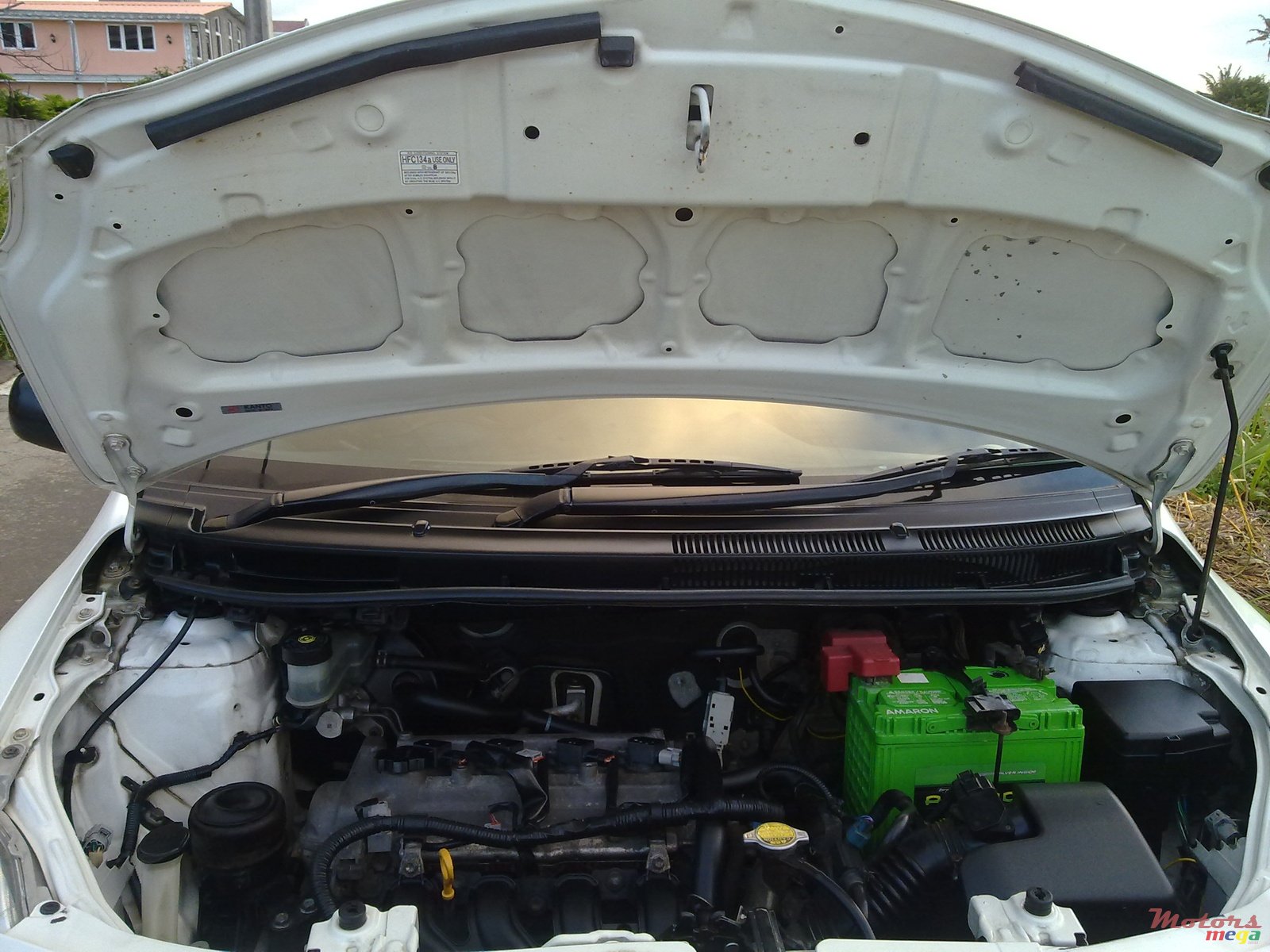 2010' Toyota Yaris photo #2