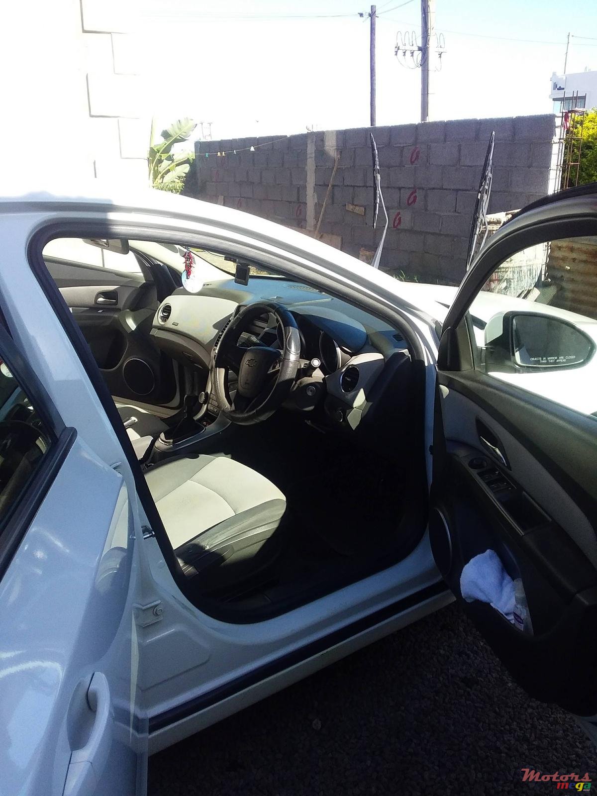 2010' Chevrolet Cruze photo #4