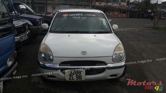 1998' Toyota duet photo #2