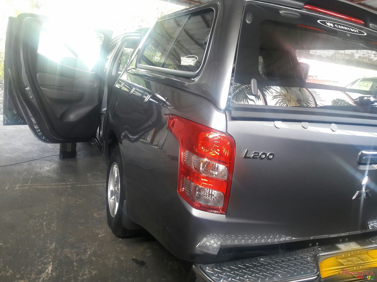 2016' Mitsubishi 2x4 turbo 2500cc photo #3