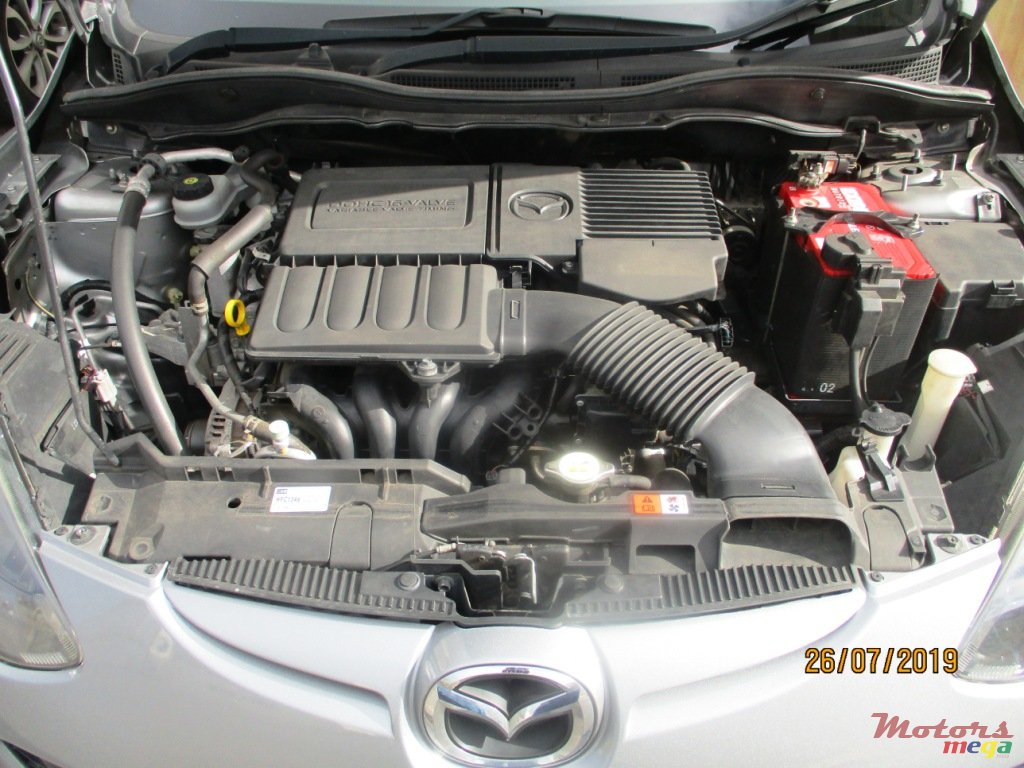 2013' Mazda Demio photo #7