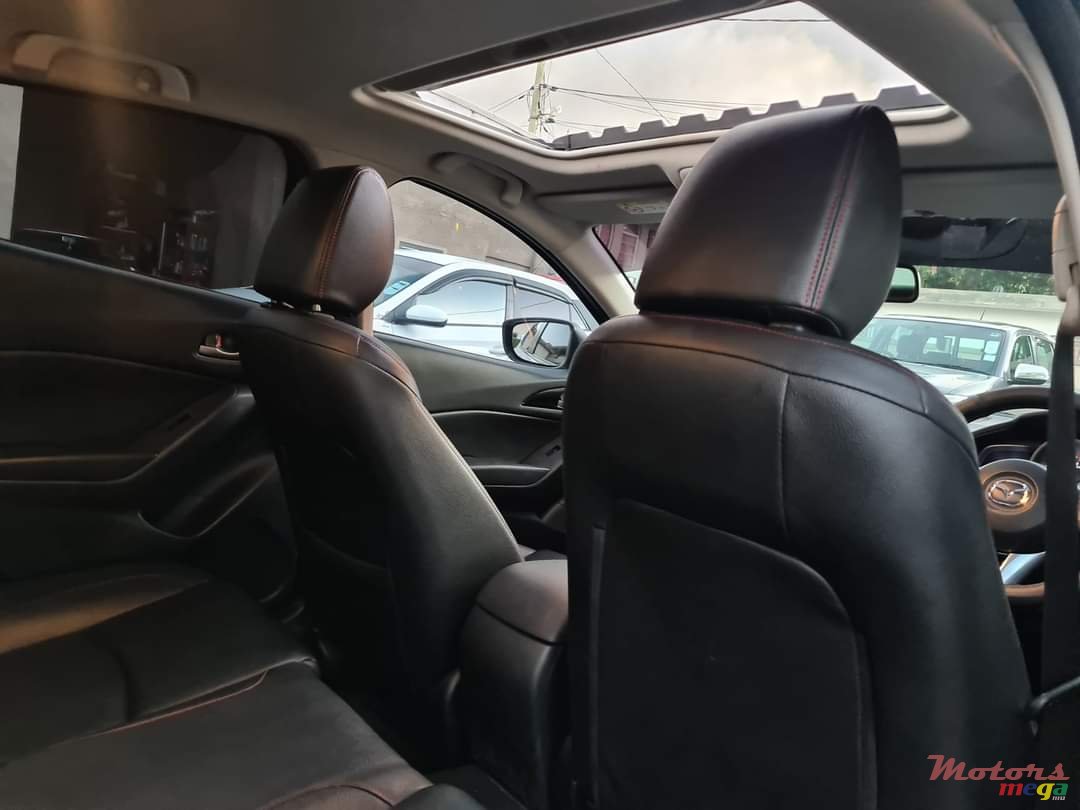 2016' Mazda 3 photo #7