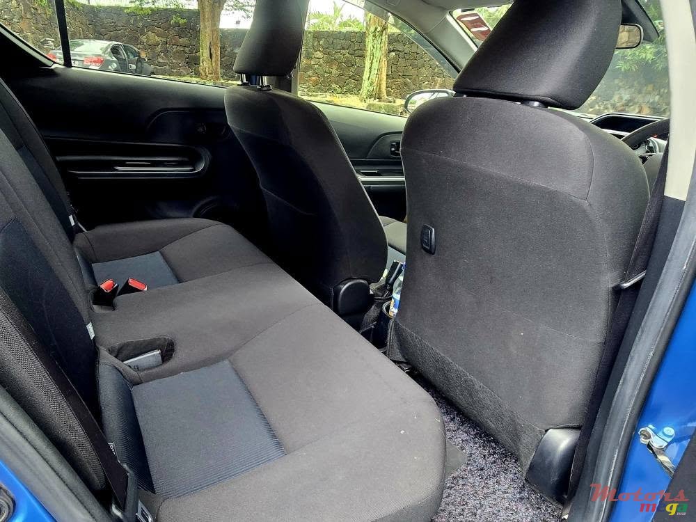 2017' Toyota Aqua photo #5