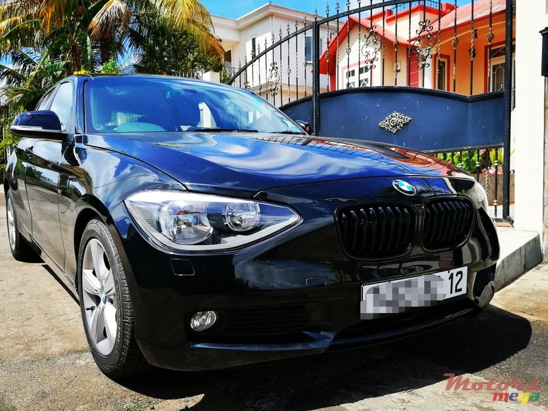 2012' BMW 1 Series Coupe photo #1