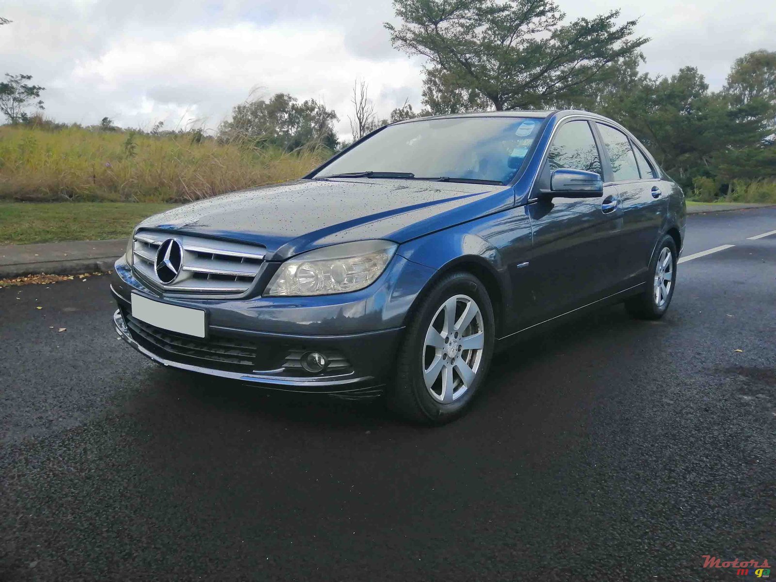 2009' Mercedes-Benz C-Class photo #1