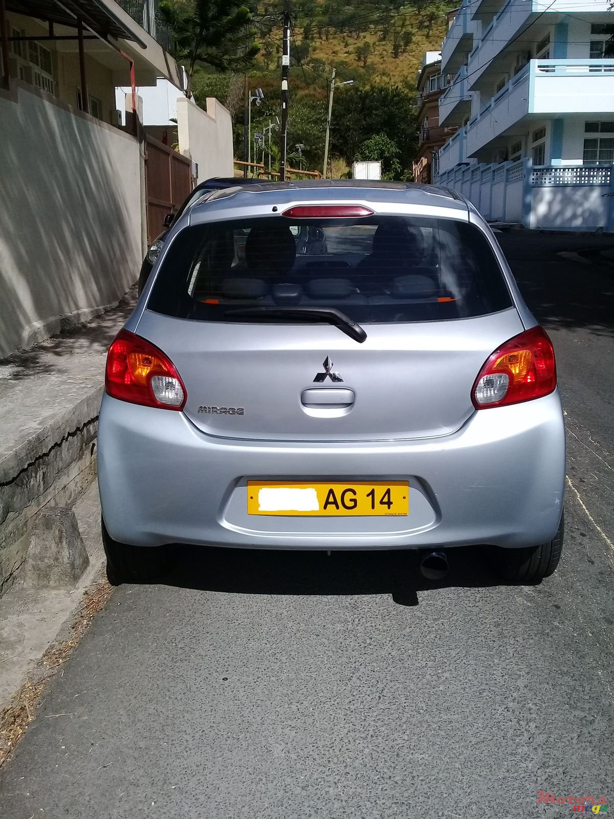 2014' Mitsubishi Mirage photo #2