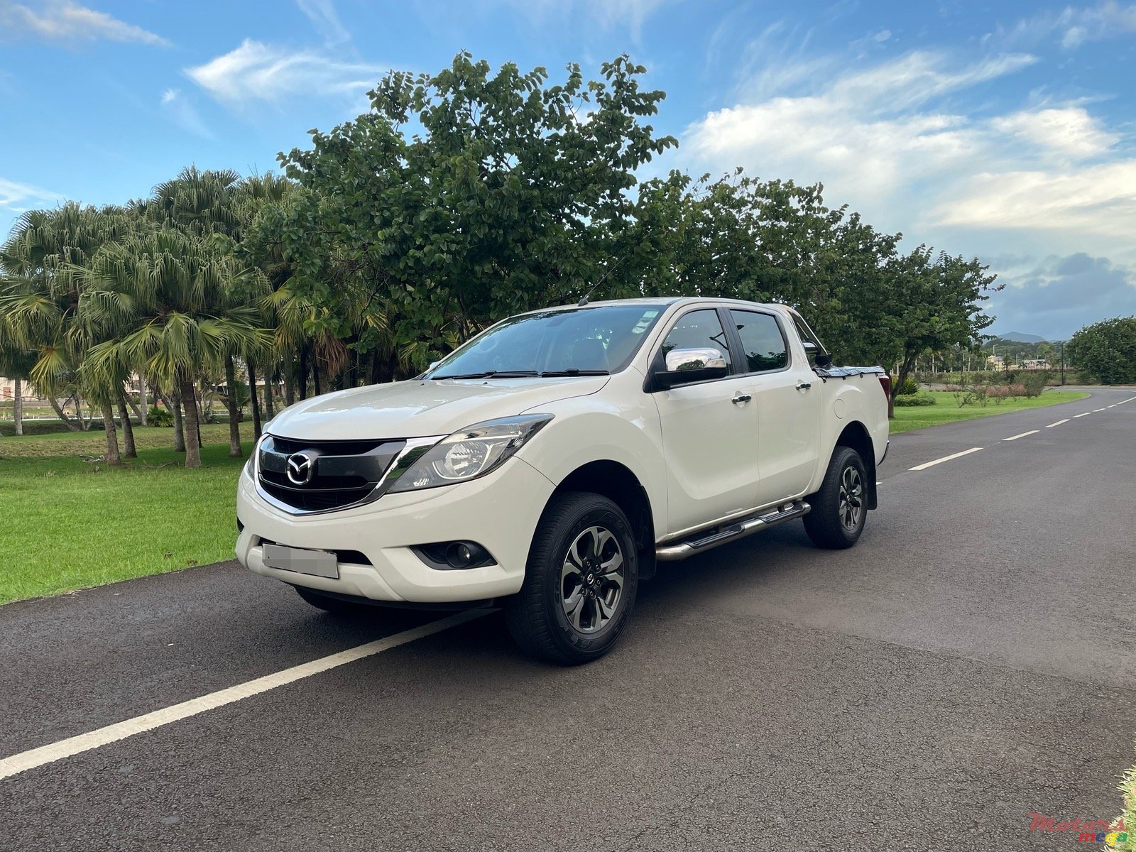 2015' Mazda BT-50 photo #3