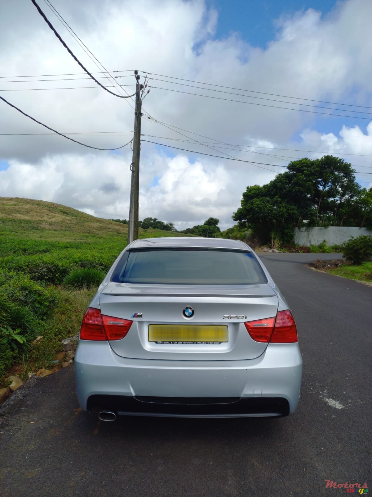 2011' BMW 316 photo #4