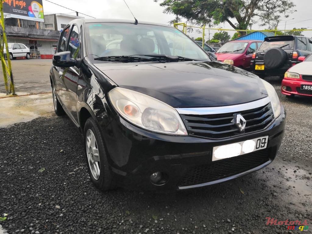 2009' Renault Sandero photo #2