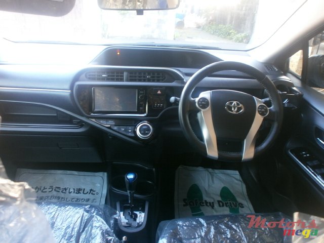 2015' Toyota Aqua photo #6