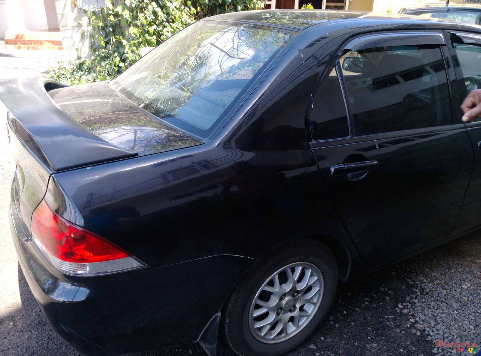 2010' Mitsubishi Lancer Evolution photo #3