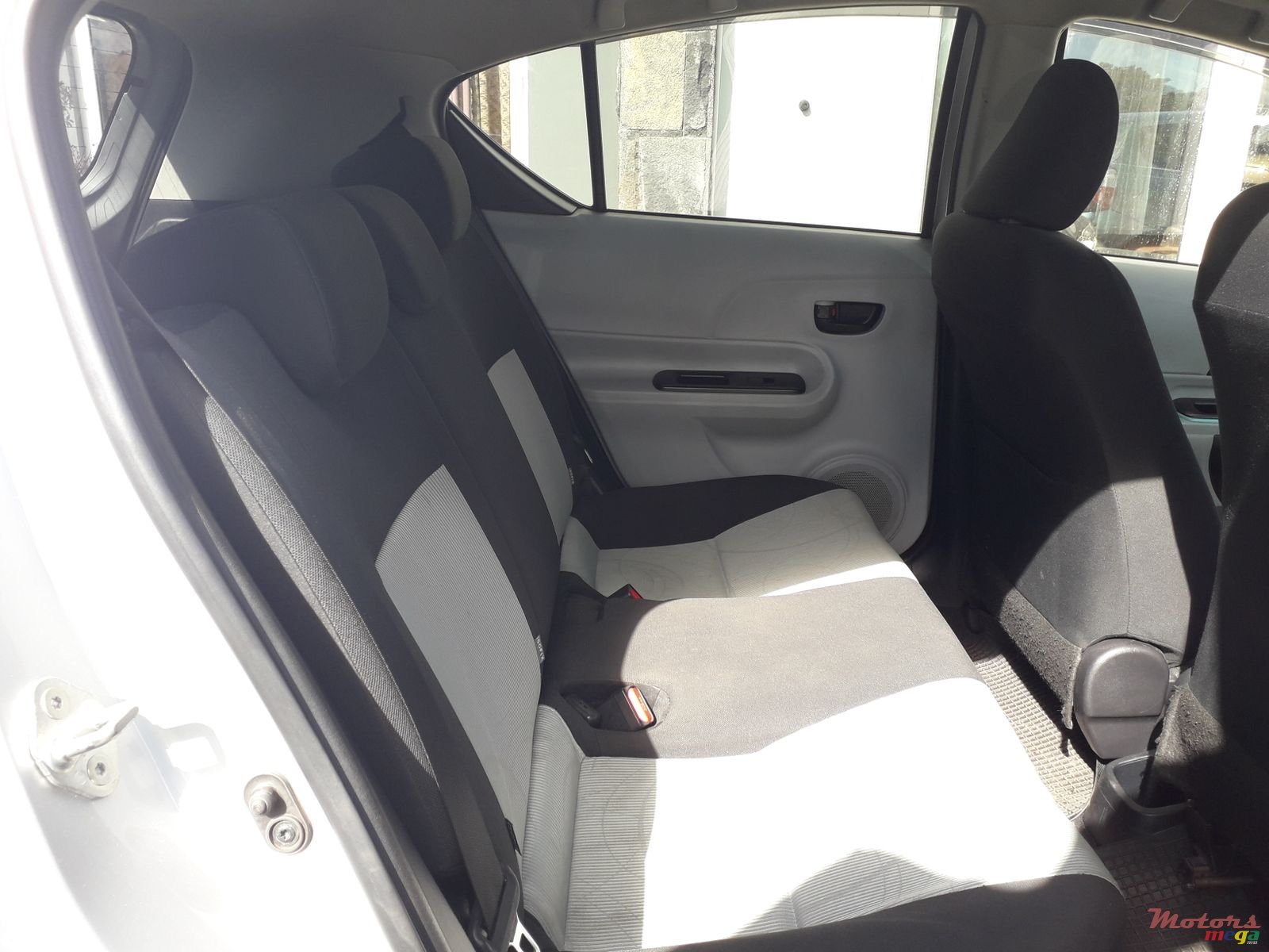 2013' Toyota Aqua Automatic photo #4