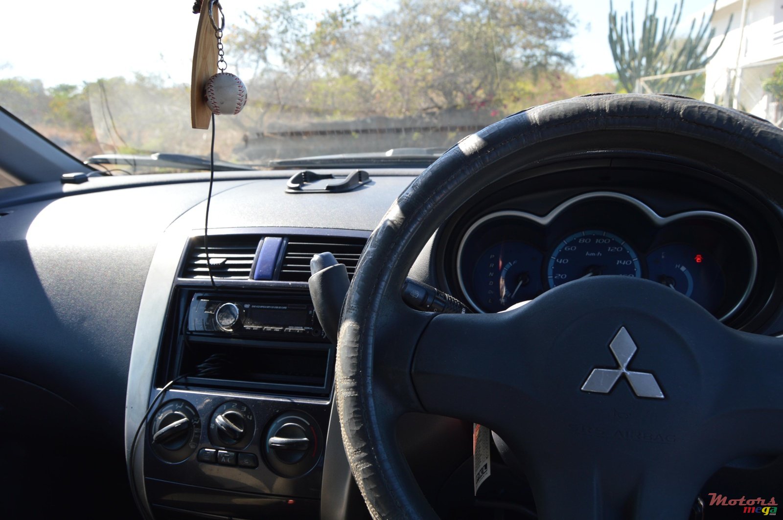 2003' Mitsubishi Colt photo #6