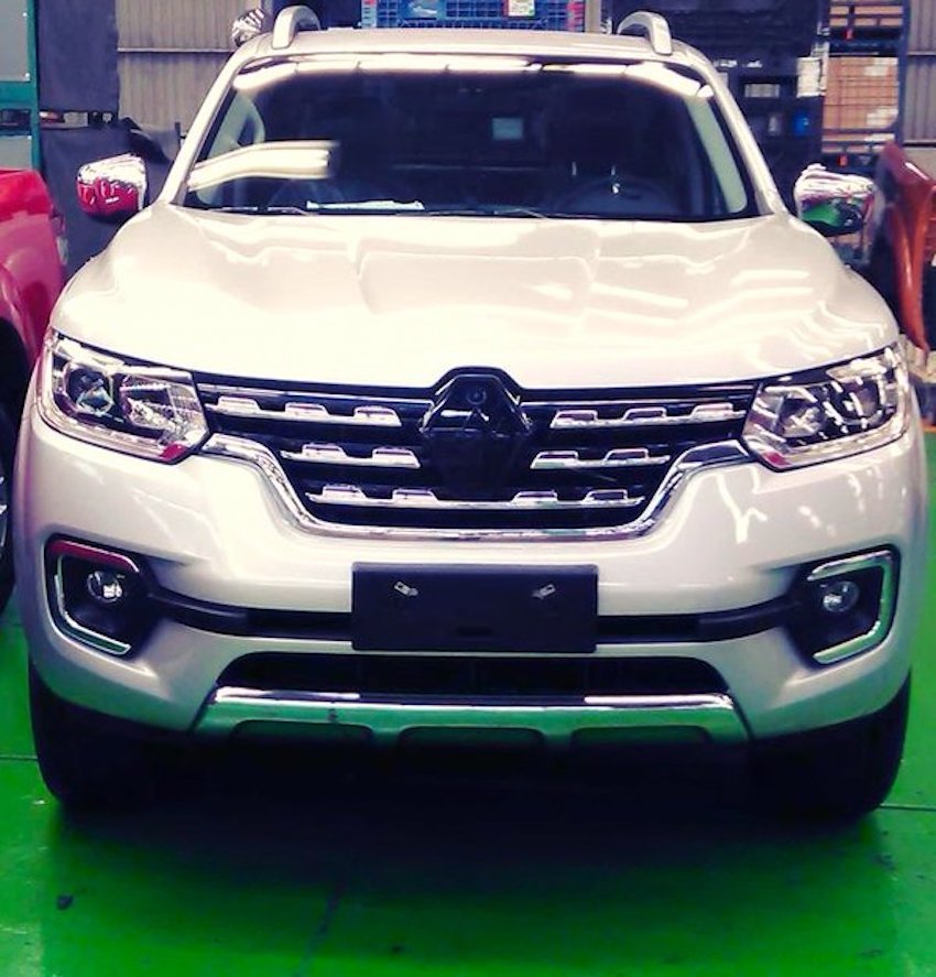 Alleged Production-Spec Renault Alaskan Snapped Undisguised
