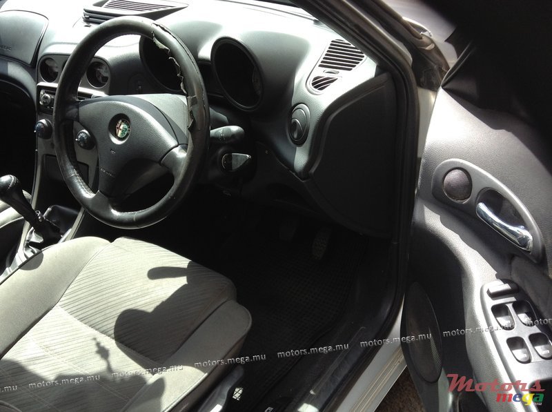 2002' Alfa Romeo 156 photo #3
