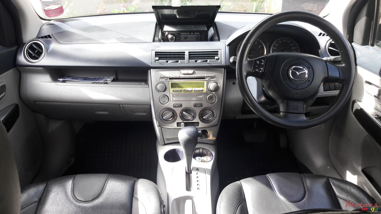 2005' Mazda 2 photo #5