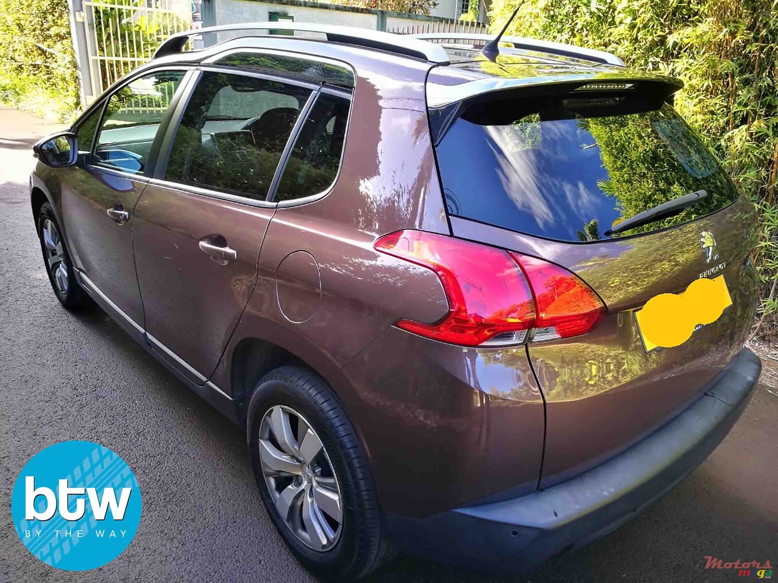 2014' Peugeot 2008 photo #2