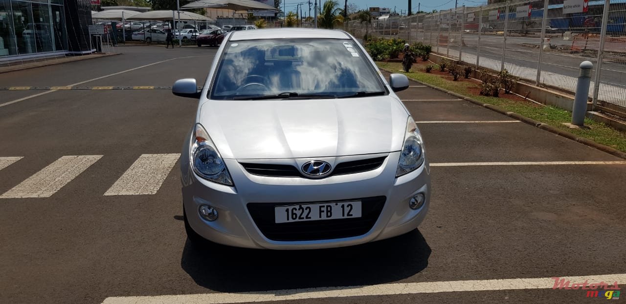 2012' Hyundai i20 photo #1