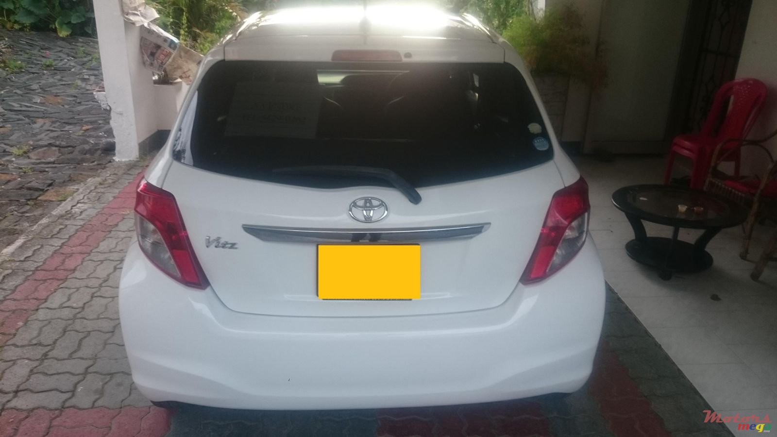 2012' Toyota Vitz photo #3