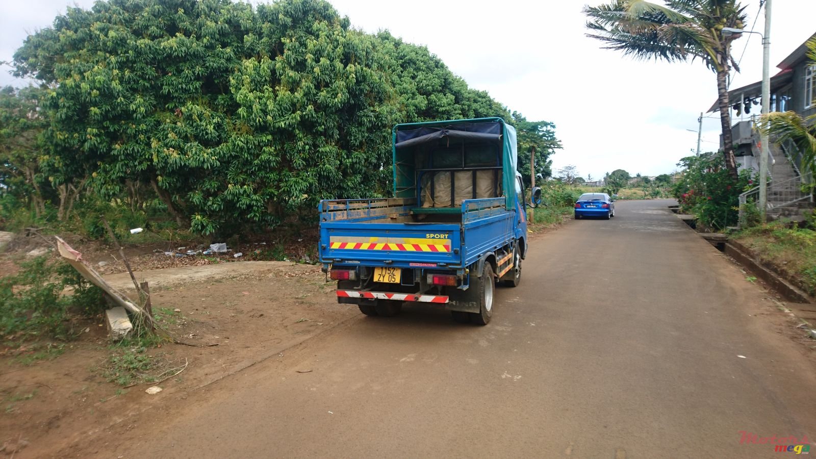 2005' Hino Dutro photo #2