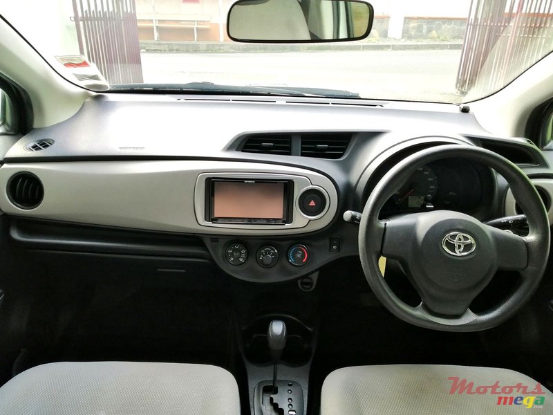 2011' Toyota Vitz Smart Stop 1.3 photo #5