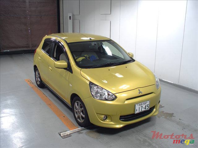2012' Mitsubishi Mirage photo #1