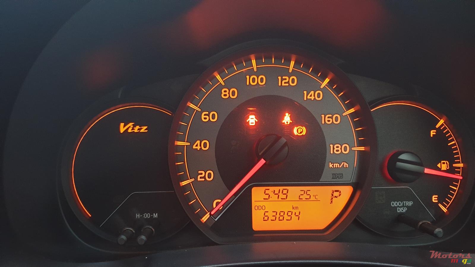 2016' Toyota Vitz photo #4