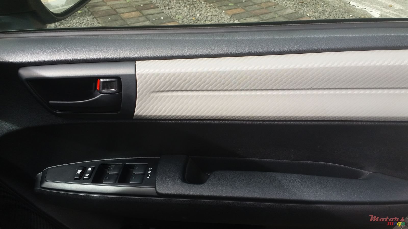 2012' Toyota Axio photo #4