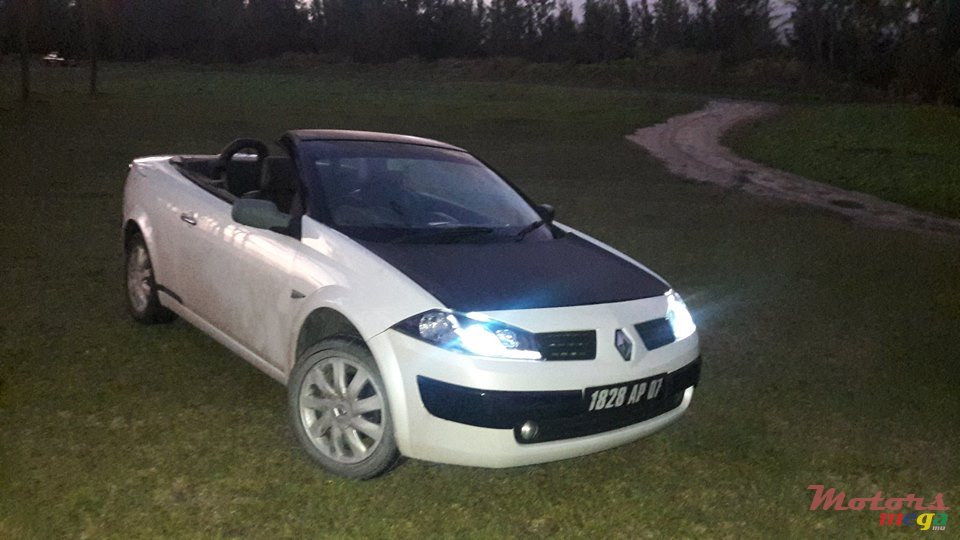 2007' Renault Megane cabriolet photo #1