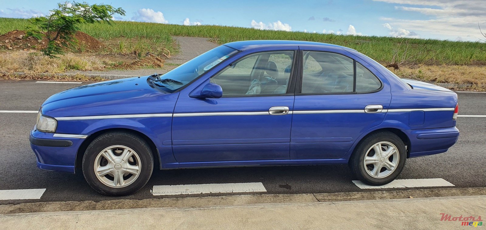 2001' Nissan Bluebird B15 photo #2