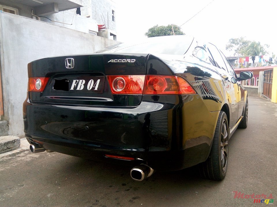 2004' Honda Accord photo #2