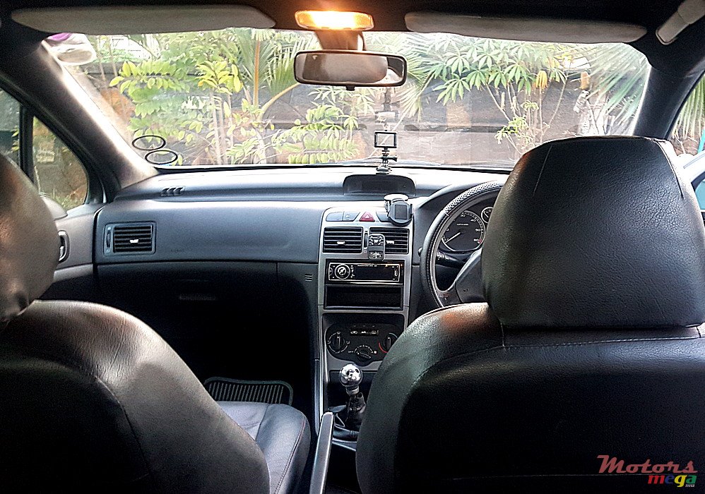 2002' Peugeot 307 photo #6