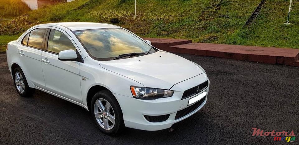 2008' Mitsubishi Lancer photo #2