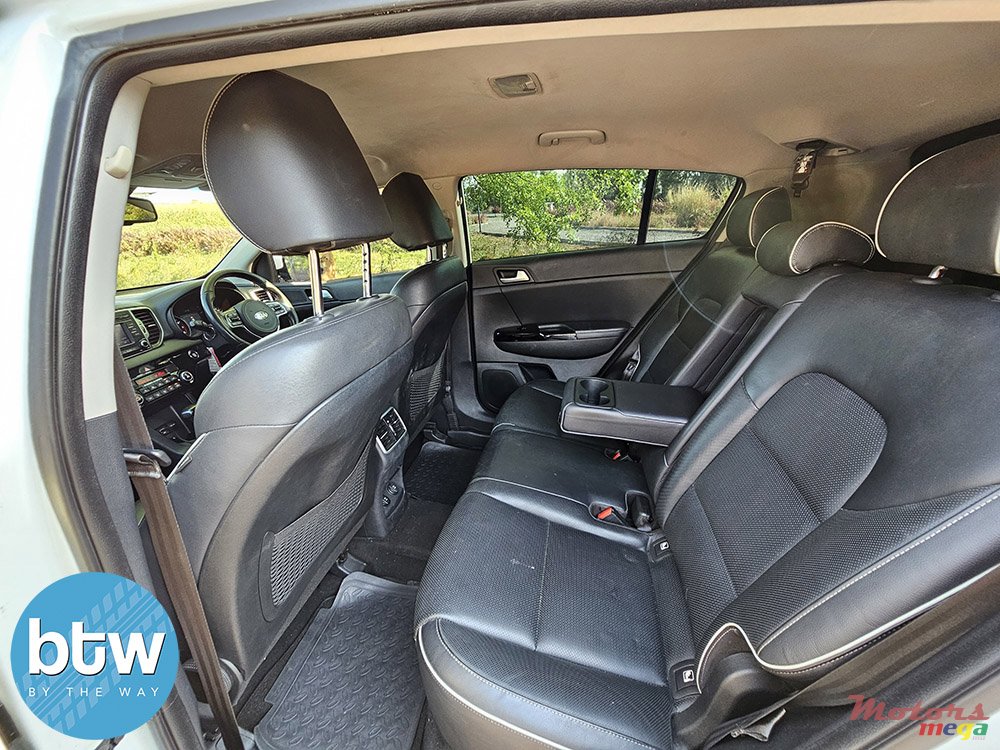 2018' Kia Sportage GT Line photo #6