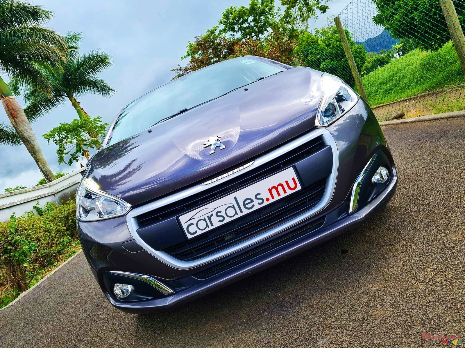 2018' Peugeot 208 1.2 photo #2