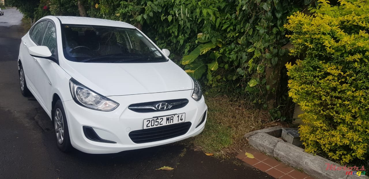 2014' Hyundai Accent photo #2